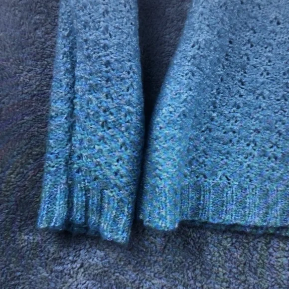 Women’s V-Neck Knit Sweater in Light Teal Blue - Picture 4 of 4